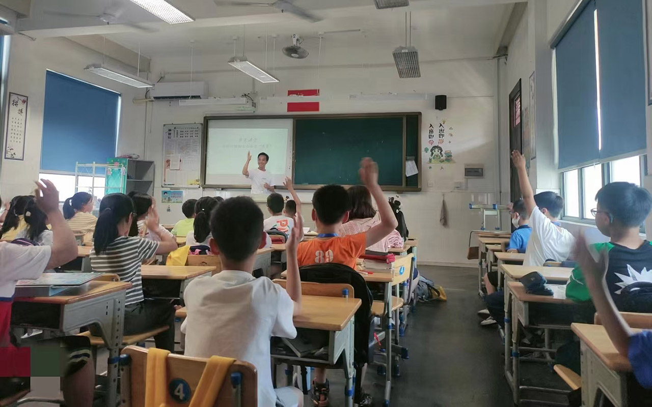阿荣旗冯家小学